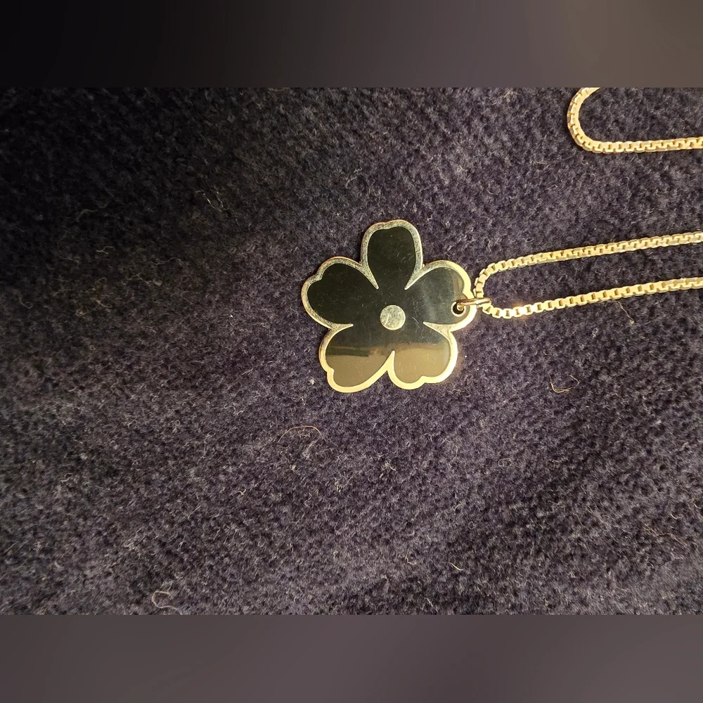 BURBERRY AUTHENTIC CHARM ON NECKLACE - Picture 2 of 3